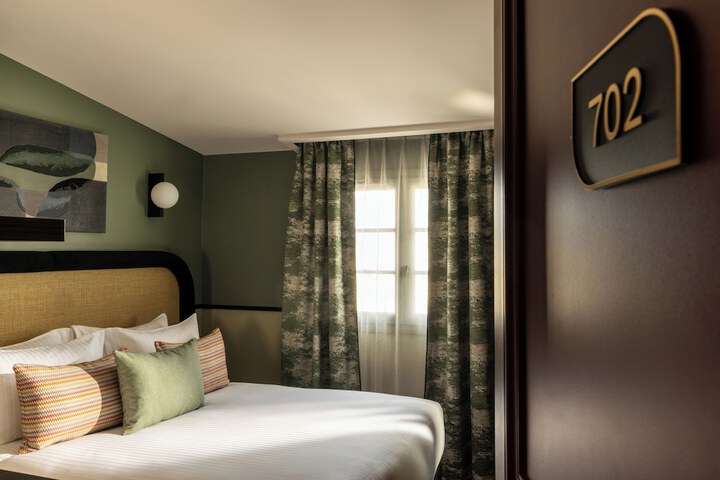 Room 48 of 98