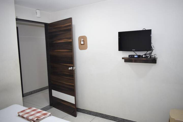 Room 28 of 49