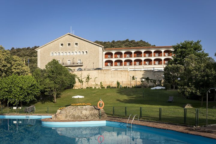 Hotel with Pool