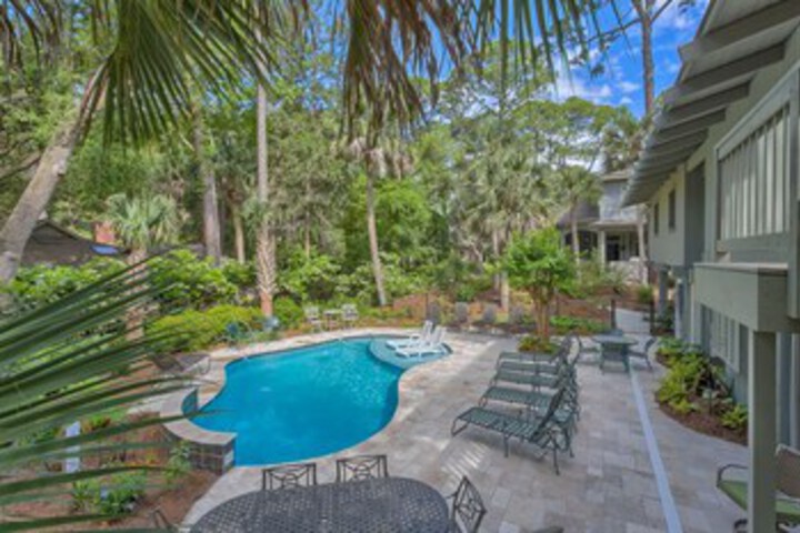 Pool 14 of 27