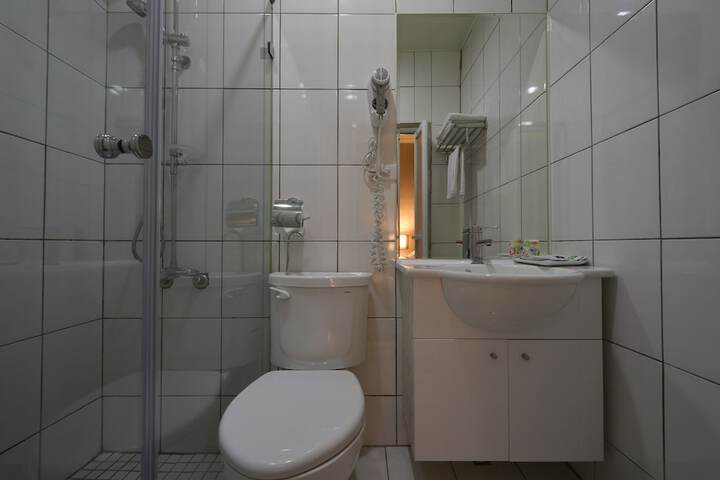 Room 35 of 51