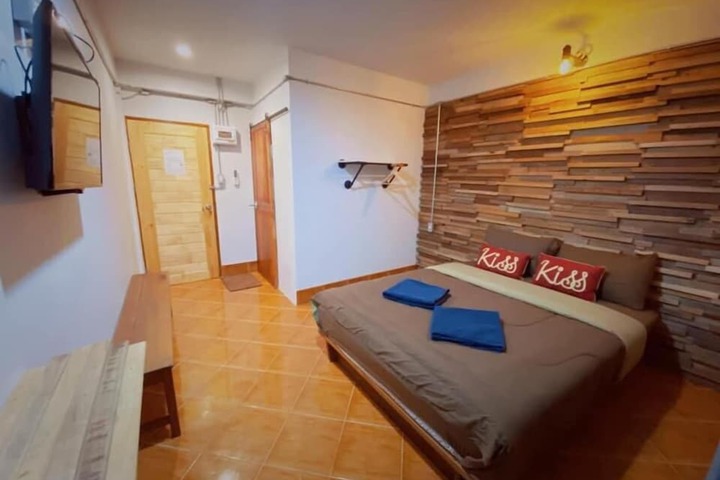 Room 5 of 27