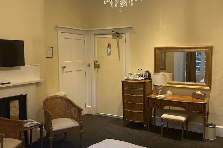 Room 49 of 95