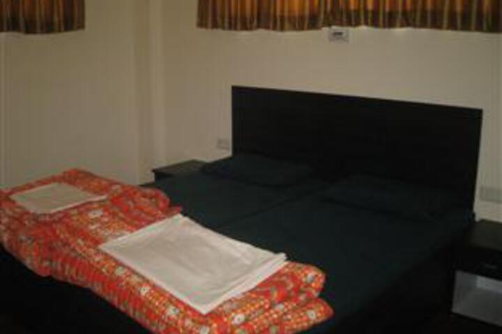 Room 3 of 5