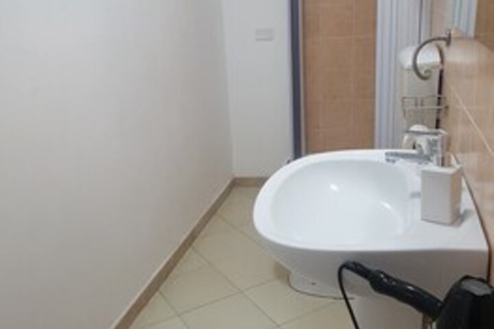 Room 10 of 79