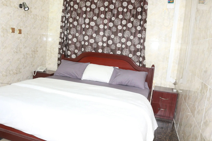 Room 2 of 11