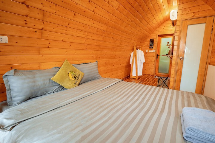 Room 11 of 51
