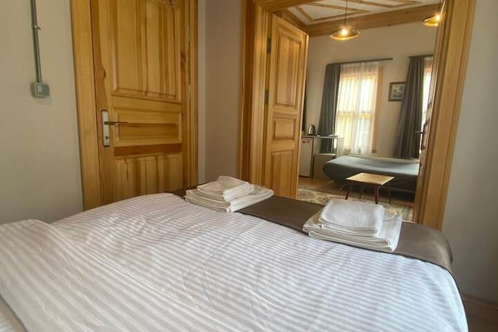 Room 35 of 48