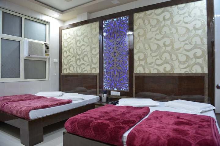 Room 5 of 7