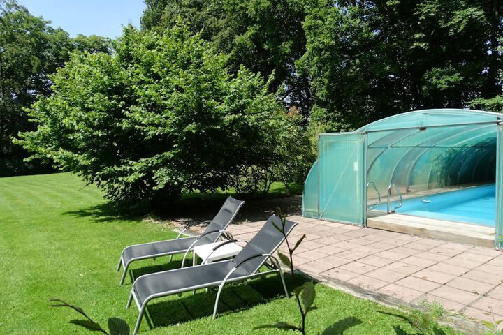 Hotel Pool