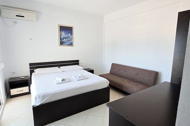 Room 3 of 54