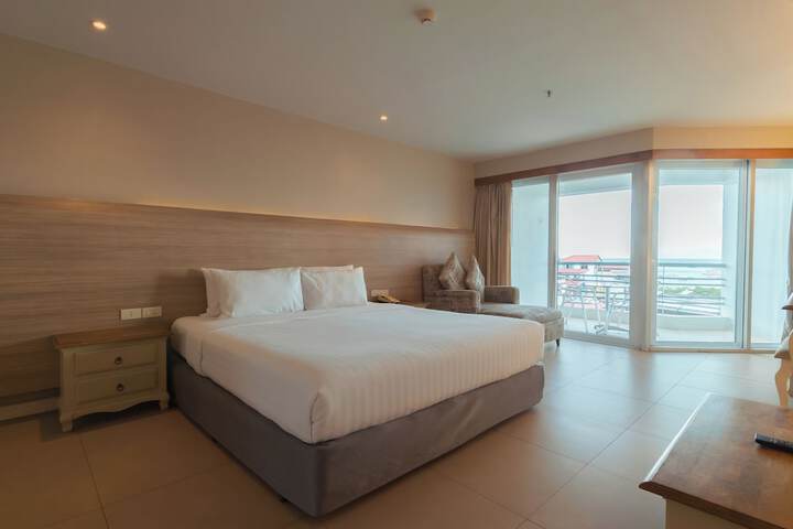Room 2 of 73