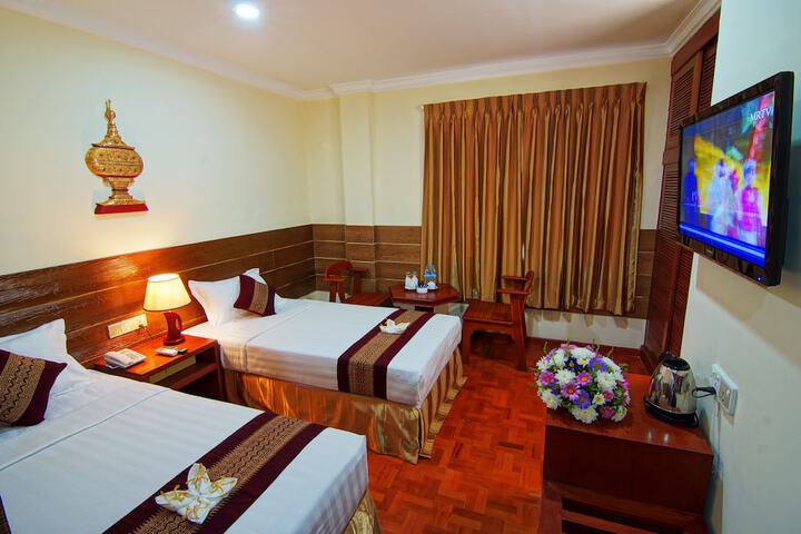 Room 17 of 153