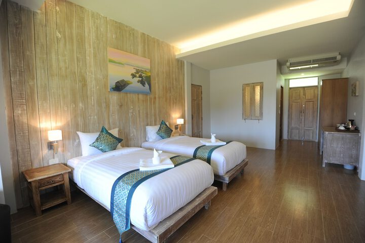 Room 9 of 74