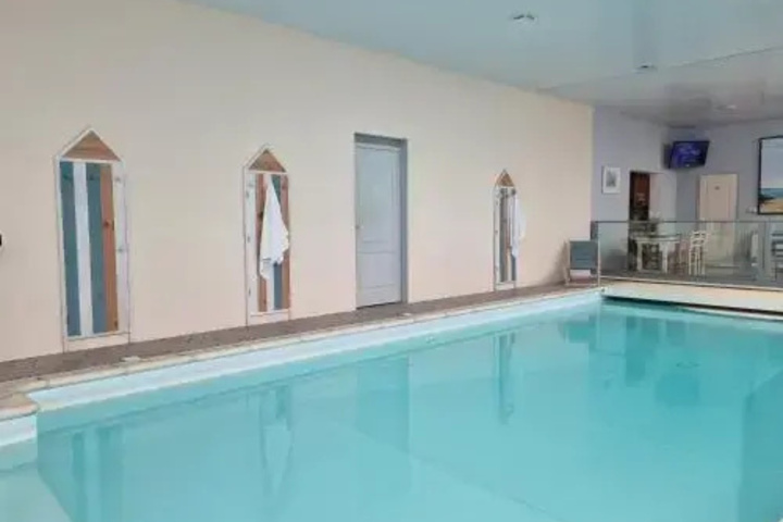 Pool 13 of 16