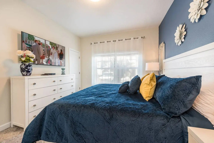 Room 5 of 18