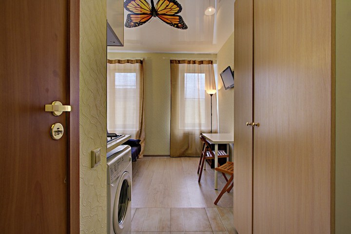 Room 6 of 19