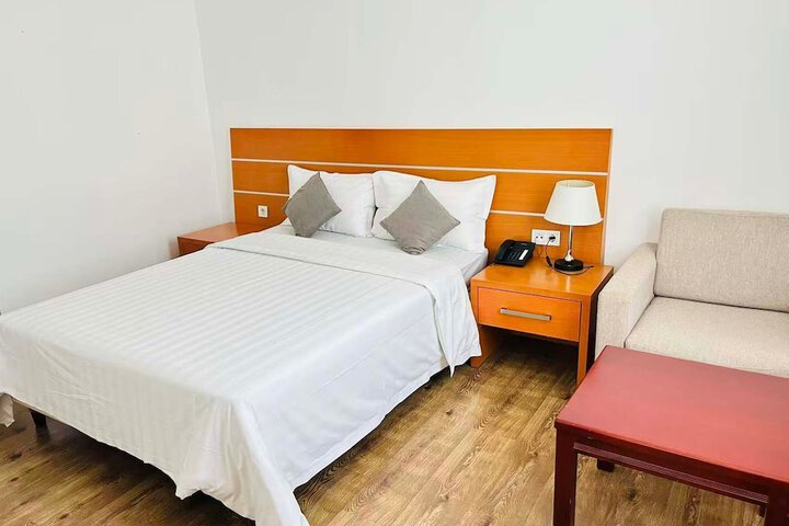 Room 4 of 31