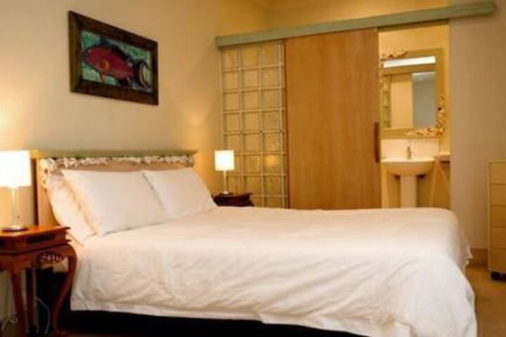 Room 2 of 10