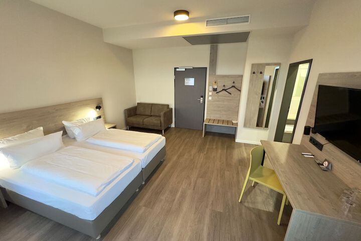 Room 12 of 22