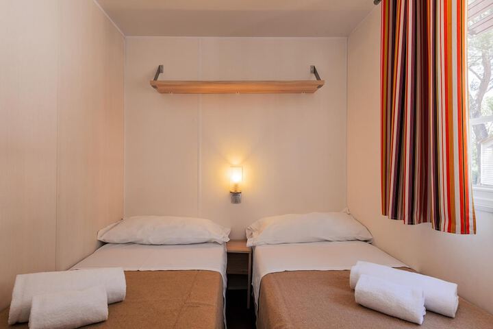 Room 13 of 168