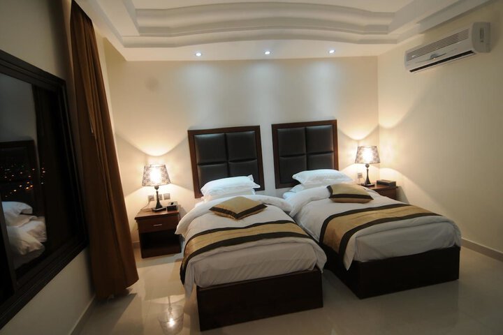 Room 3 of 36