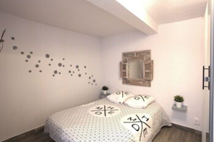 Room 26 of 34