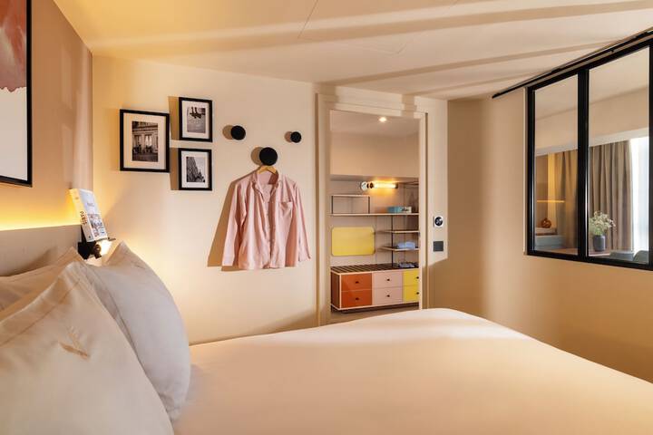 Room 22 of 203