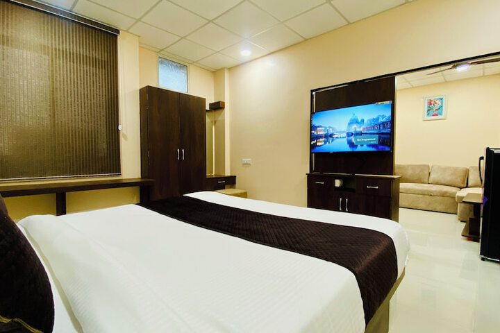 Room 4 of 51