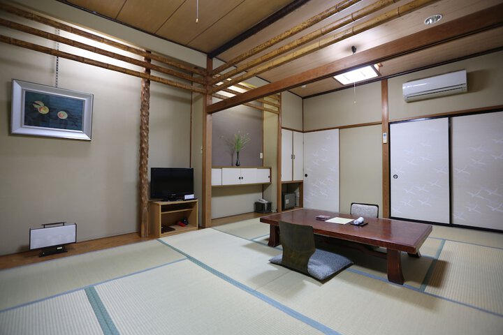 Room 8 of 46