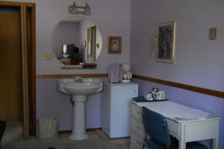 Room 8 of 11