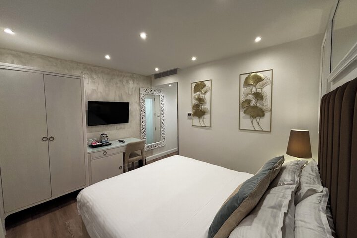 Room 95 of 155