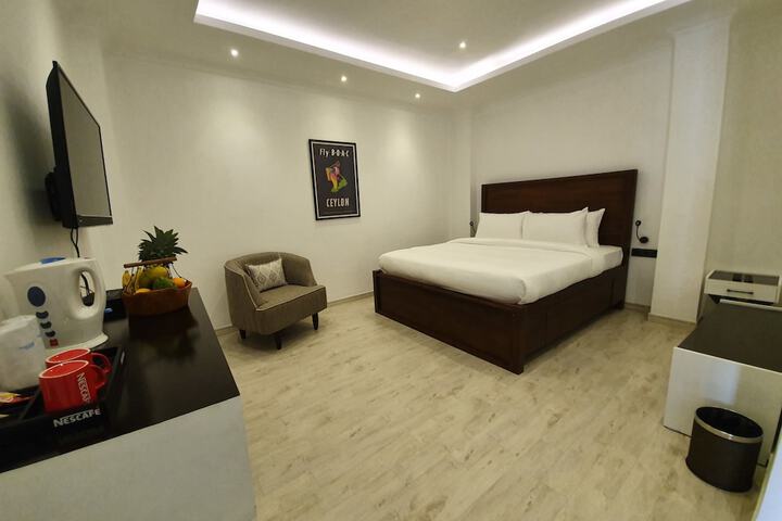Room 2 of 24