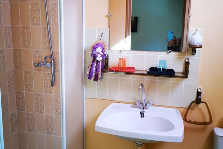 Room 6 of 59