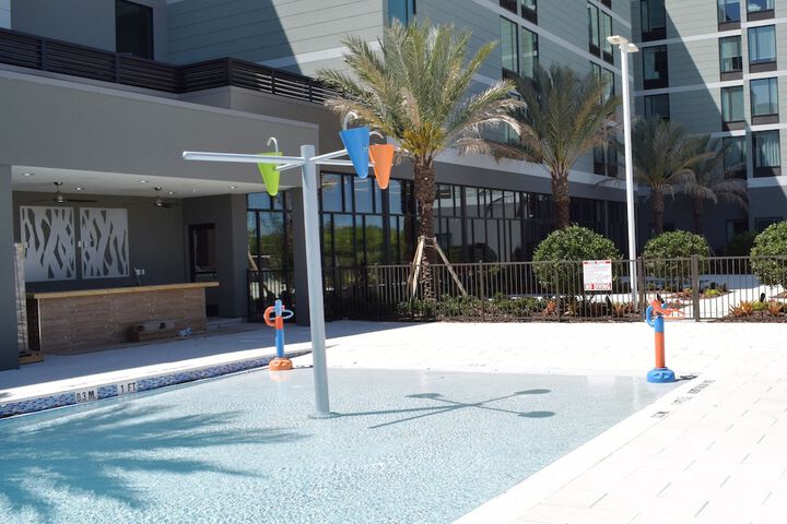 Poolside bar