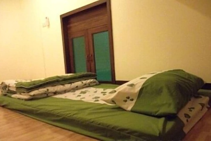 Room 18 of 66