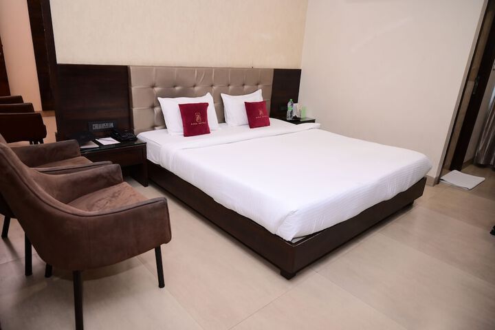 Room 9 of 31