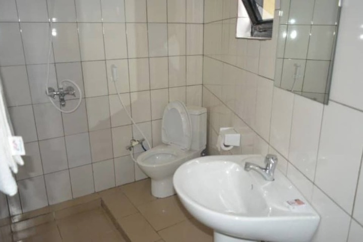 Room 9 of 21
