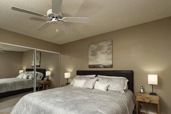 Room 4 of 25