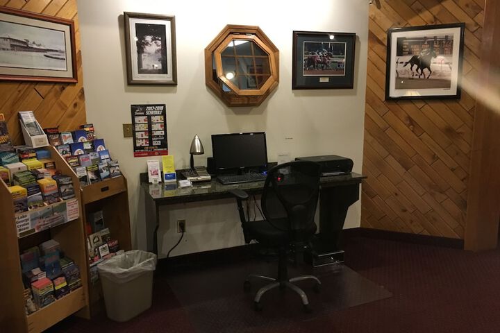 Business Center 44 of 62