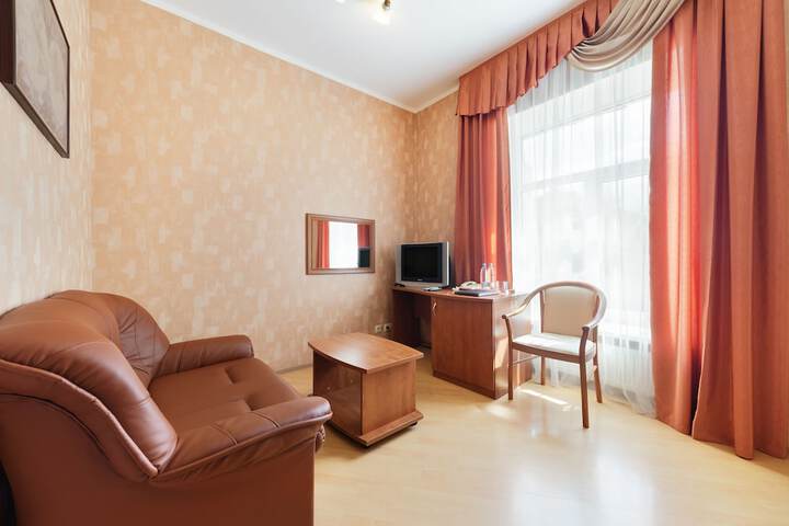 Room 8 of 46