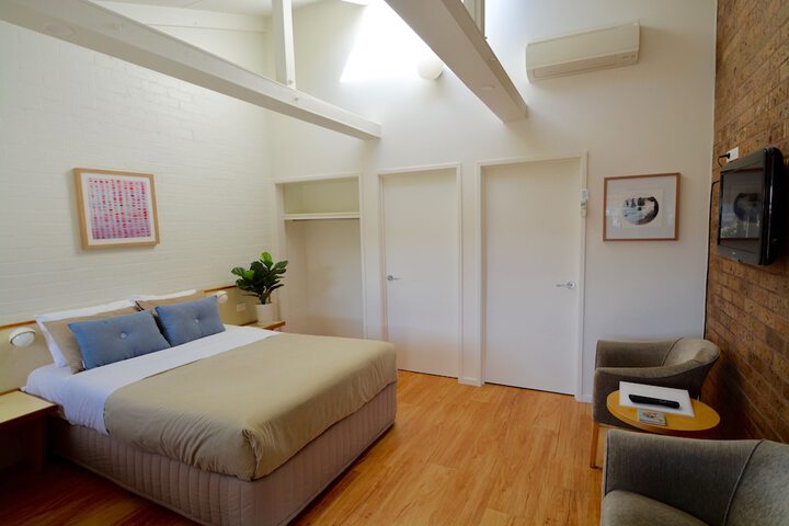 Room 4 of 23