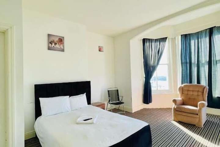 Room 6 of 49