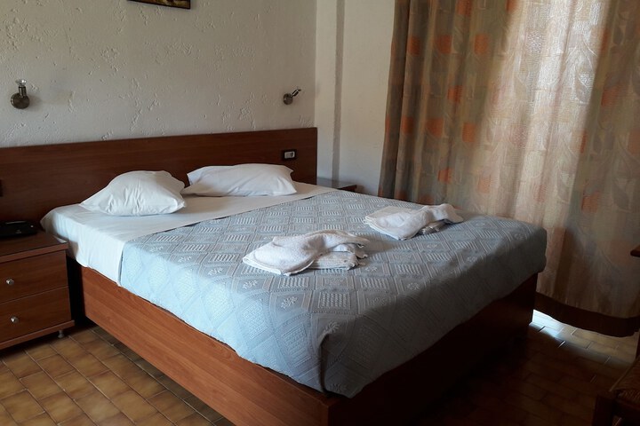 Room 6 of 22