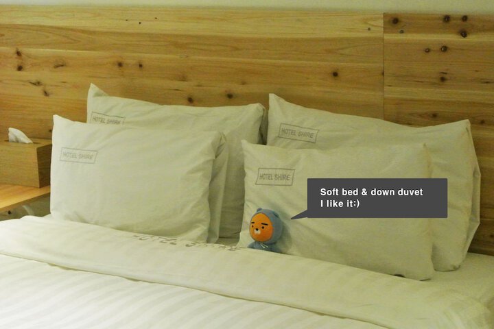 Room 10 of 28