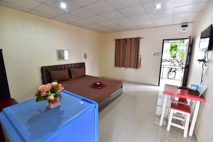 Room 9 of 27