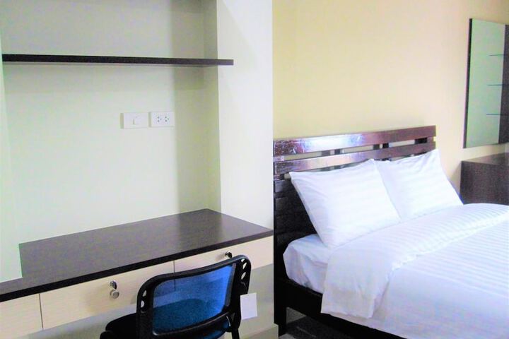 Room 7 of 14