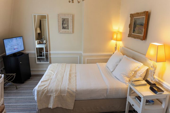 Room 13 of 65