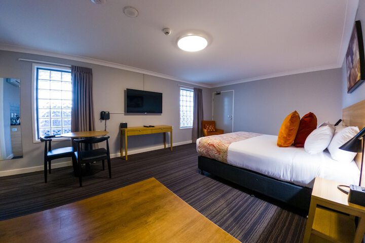 Room 17 of 60