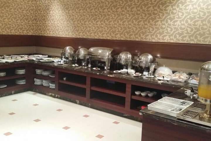 Dining 47 of 60